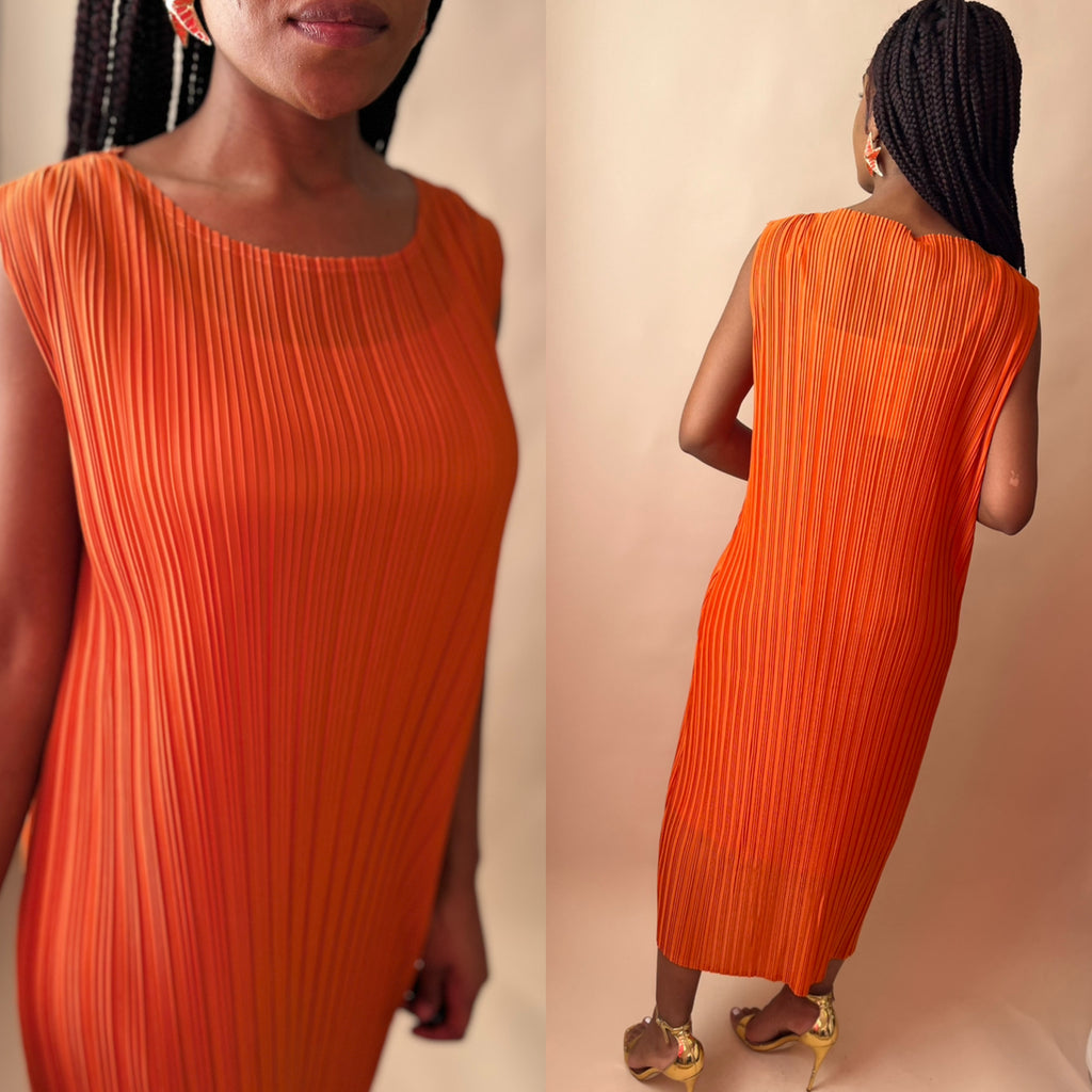 Sleeveless Pleated Dress with Belt